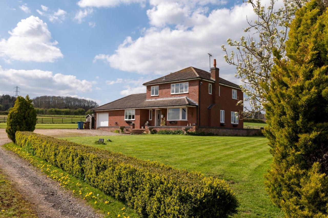 Tixall Manor Farm Stafford Exterior foto